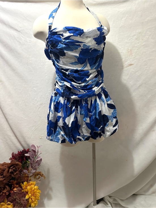 EN CRÈME Dresses & Skirts - En Crème Blue Floral Print Halter Neck Ruched Bubble Hem Romper Dress Size M